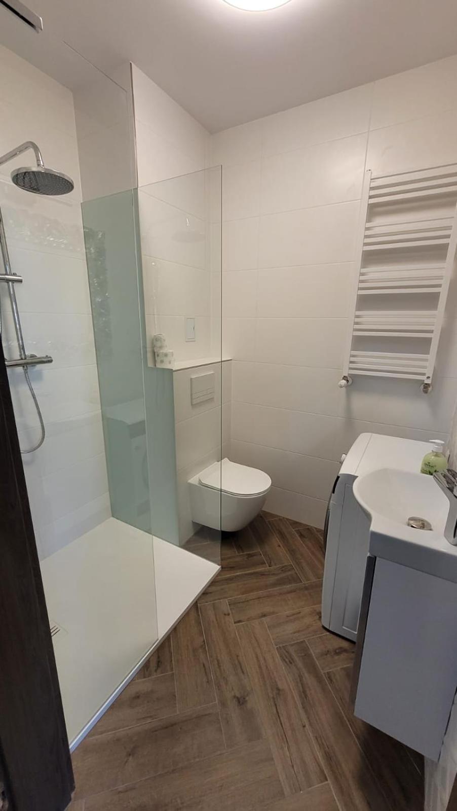 Apartament Jaracza 28/8 Słupsk Buitenkant foto